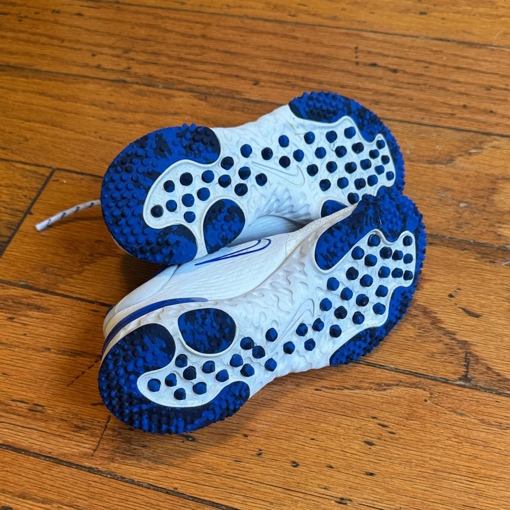 Nike Women’s Alpha Huarache Elite 4 Softball shoes - Picture 6 of 10